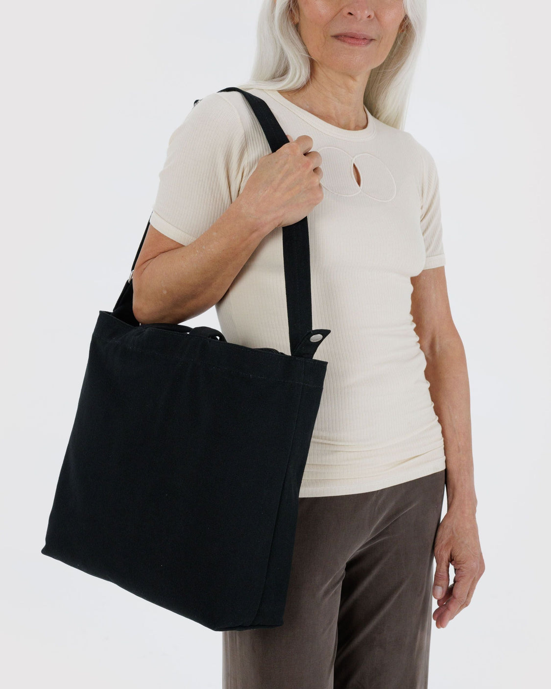 Horizontal Zip Duck Bag - Black - Clean Weekend Haul
